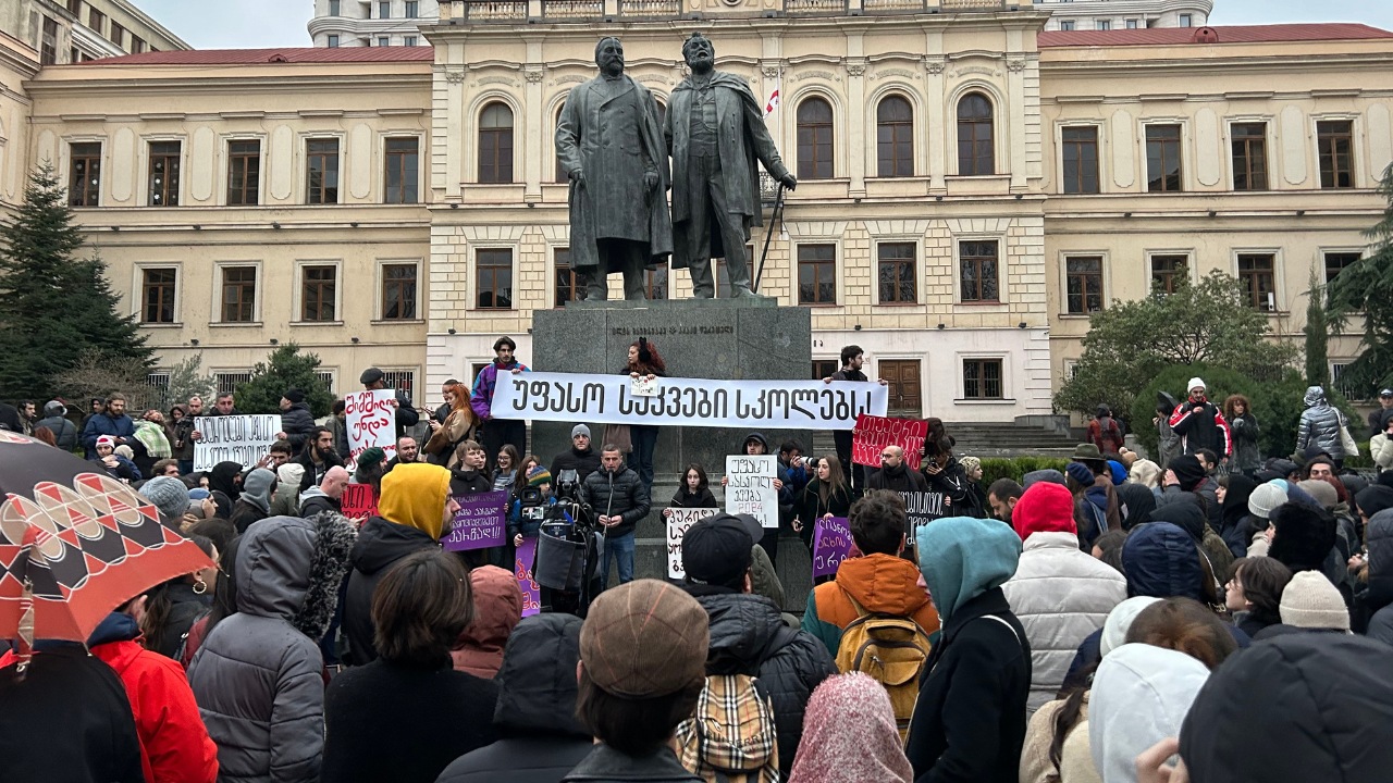 შეკრებილებმა უფასო სასკოლო კვება მოითხოვეს