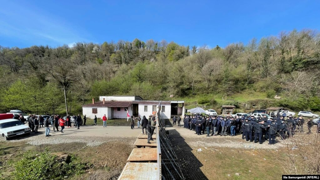 პოლიციის ბარიკადები